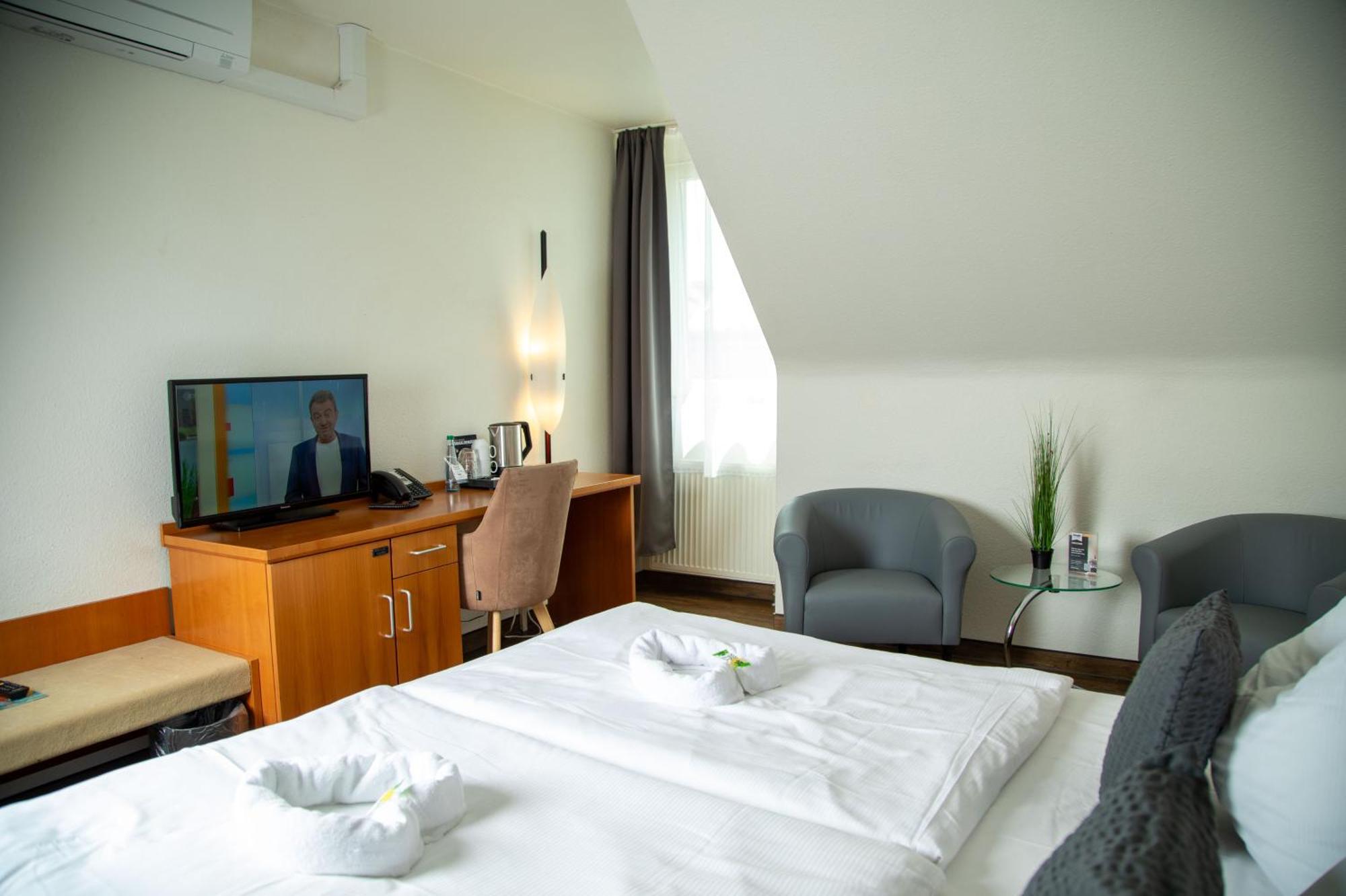 Hogh Hotel Хейльбронн Экстерьер фото