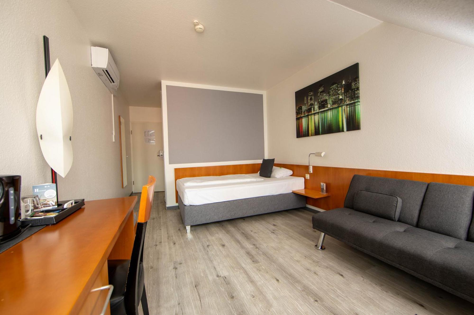 Hogh Hotel Хейльбронн Экстерьер фото
